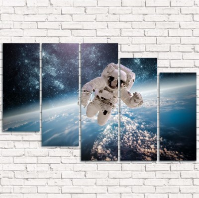 Модульная картина Астронавт в открытом космосе арт. 5-3